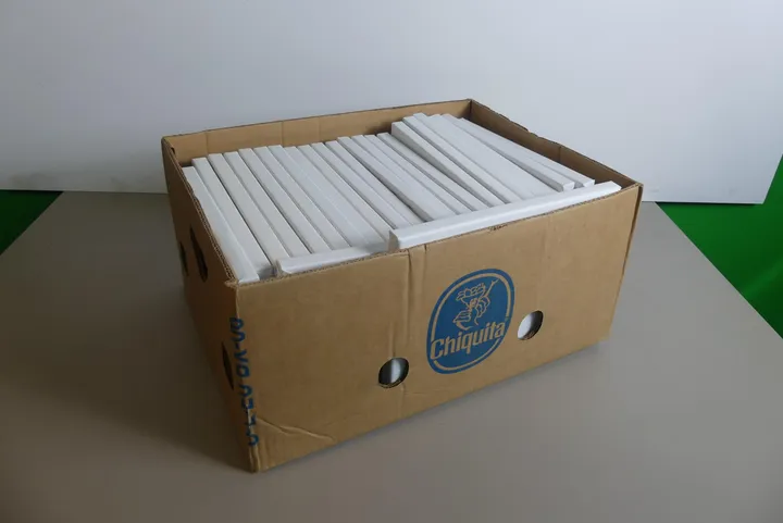 Konvolut Leinwände Umfang: Karton mit Inhalt / Maße in cm je ca. 30 x 20